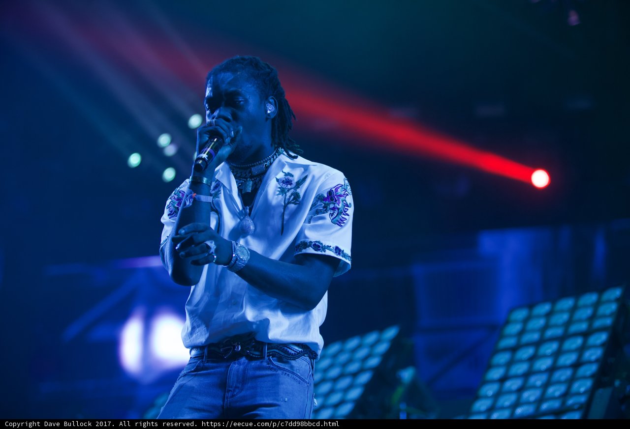 Solo Performance under the Spotlight