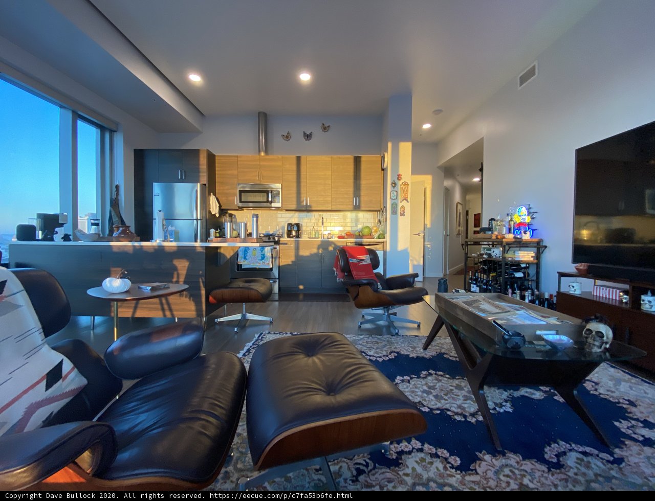 Modern Living Room with Spacious Kitchen and Dining Area