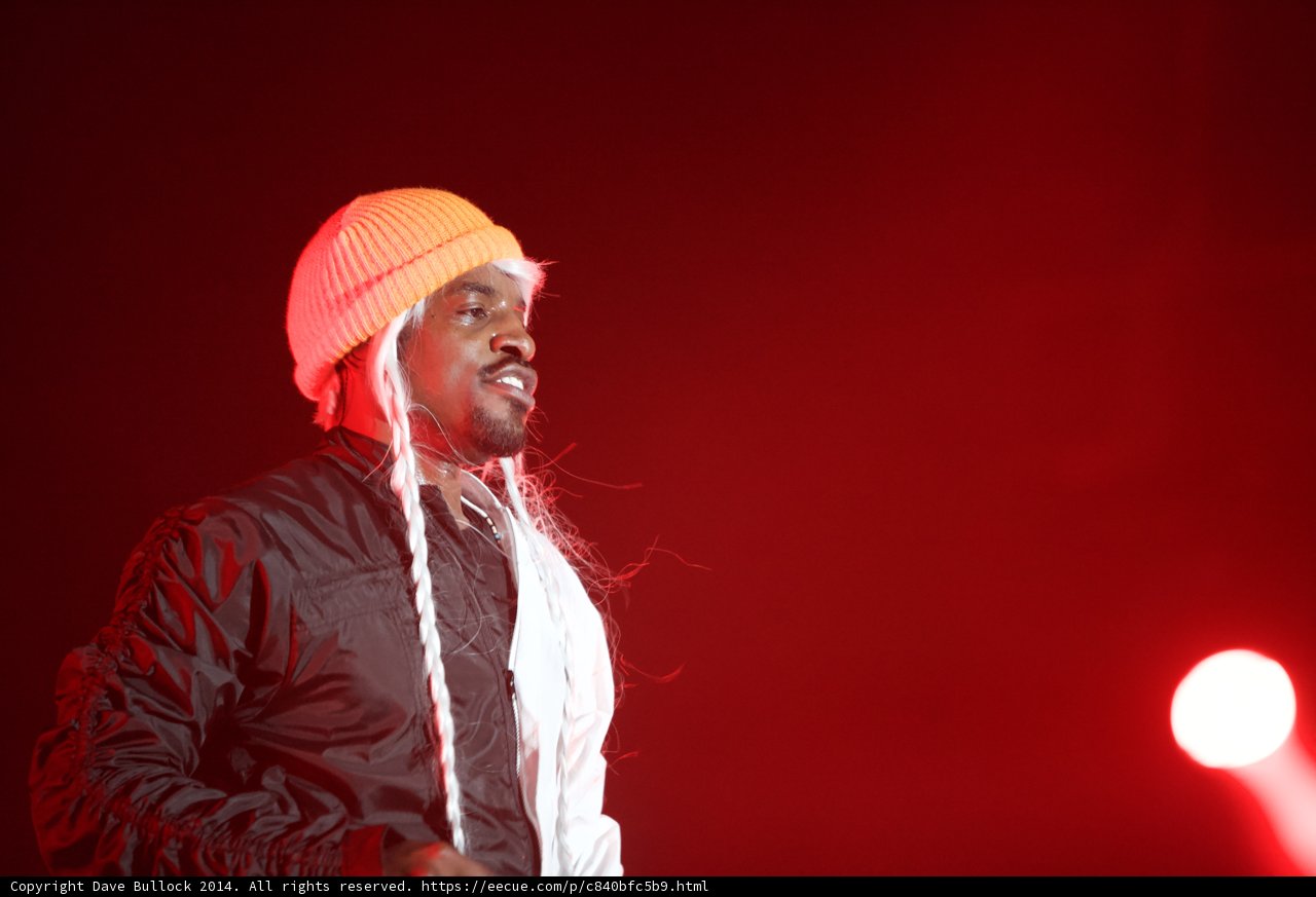 André 3000 Takes the Stage