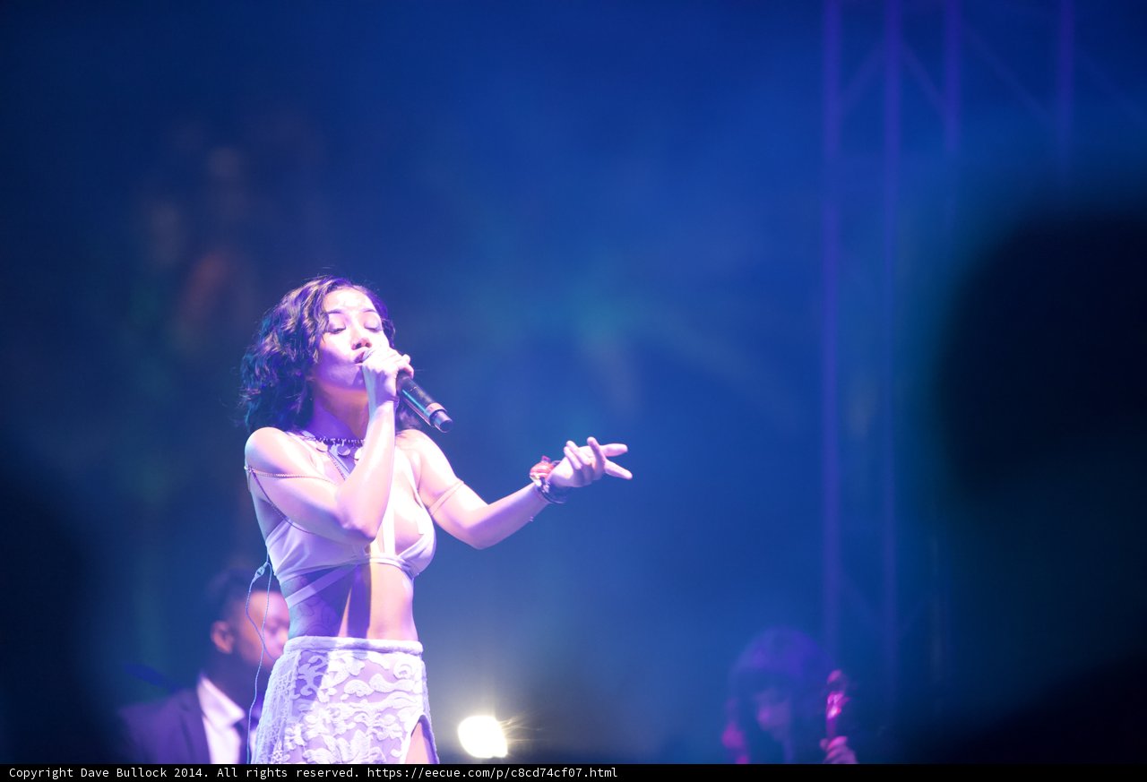 Jhené Aiko Lights Up Coachella Stage with Solo Performance