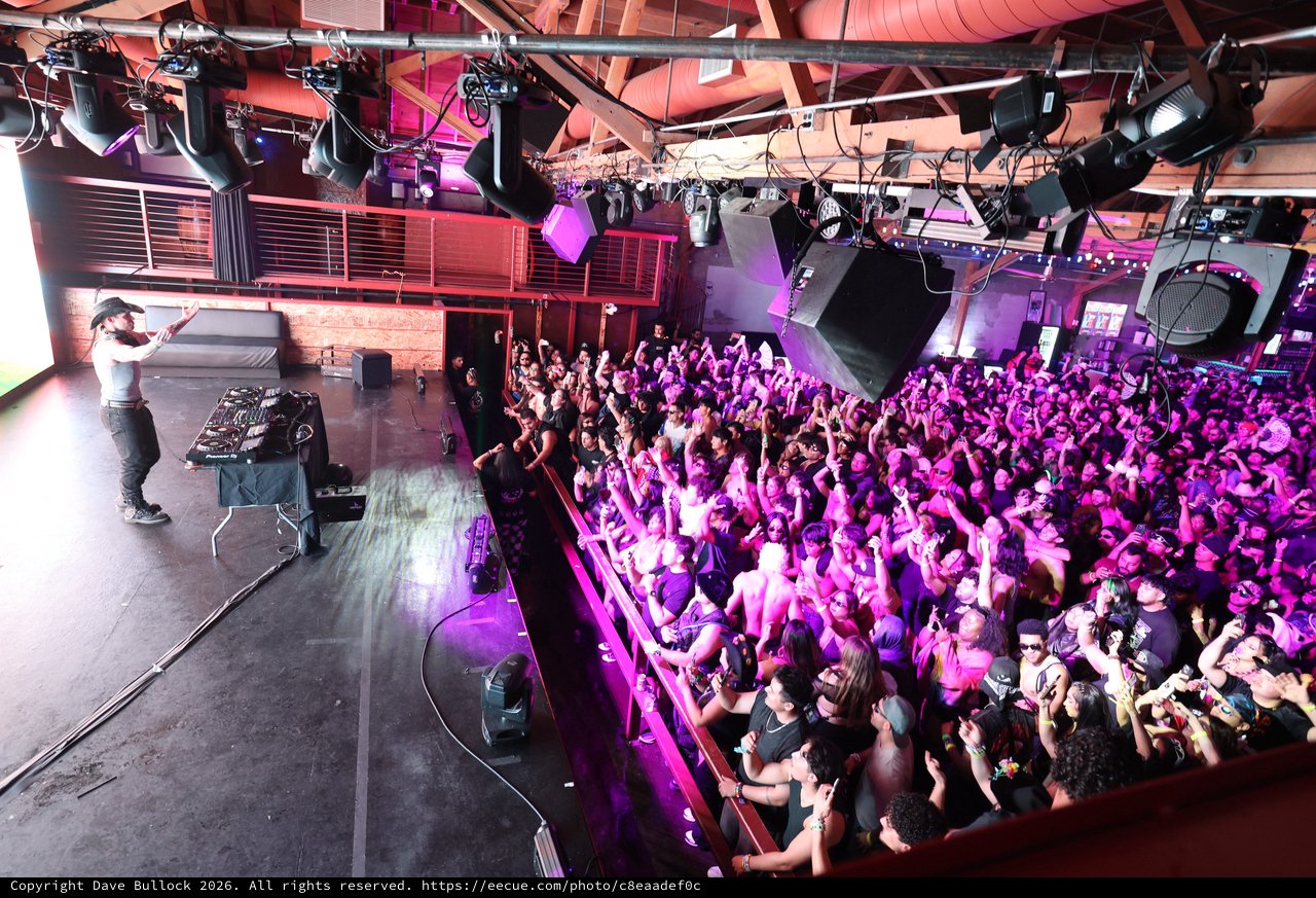 DJ Ignites Massive Crowd at Wobbleland 2026