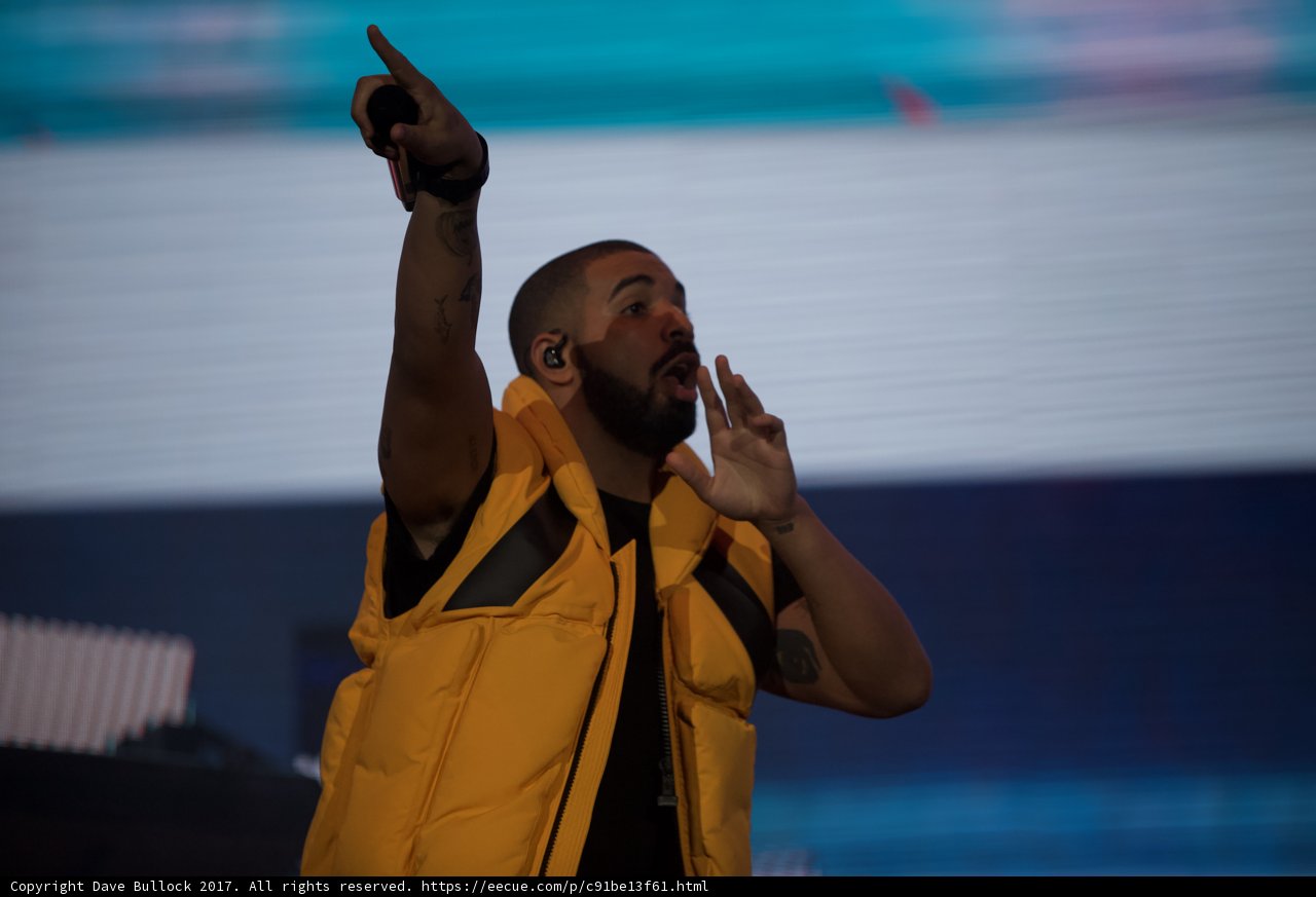 Drake Rocks London's O2 Arena