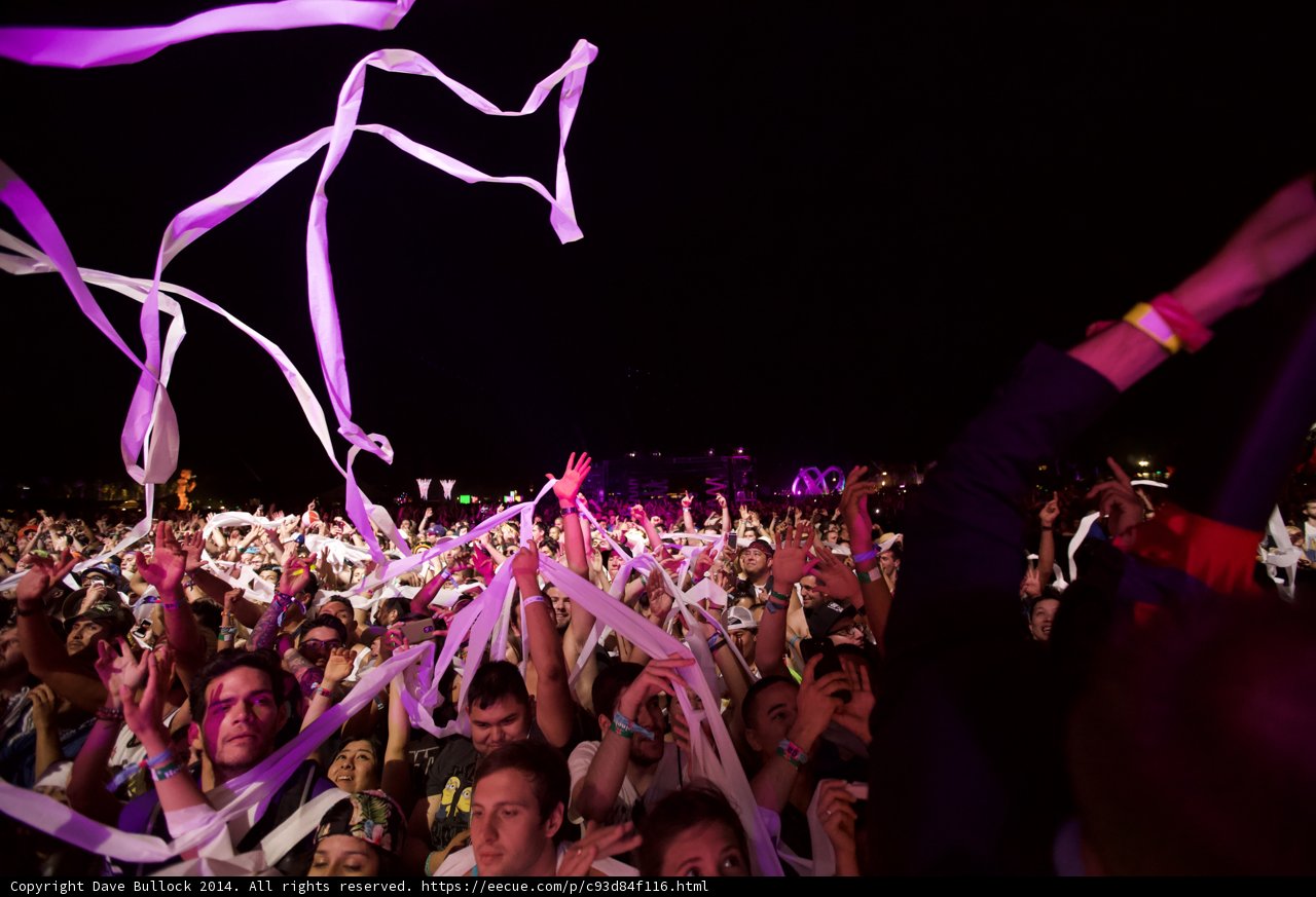 Ribbon Wave at Coachella