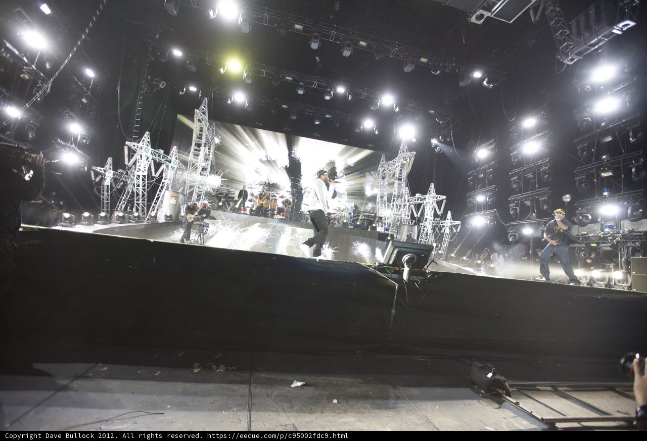 Lights Up the Stage