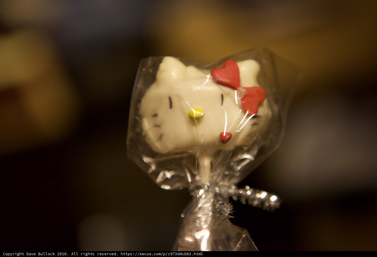 Indulge in Deliciousness with White Chocolate Cake