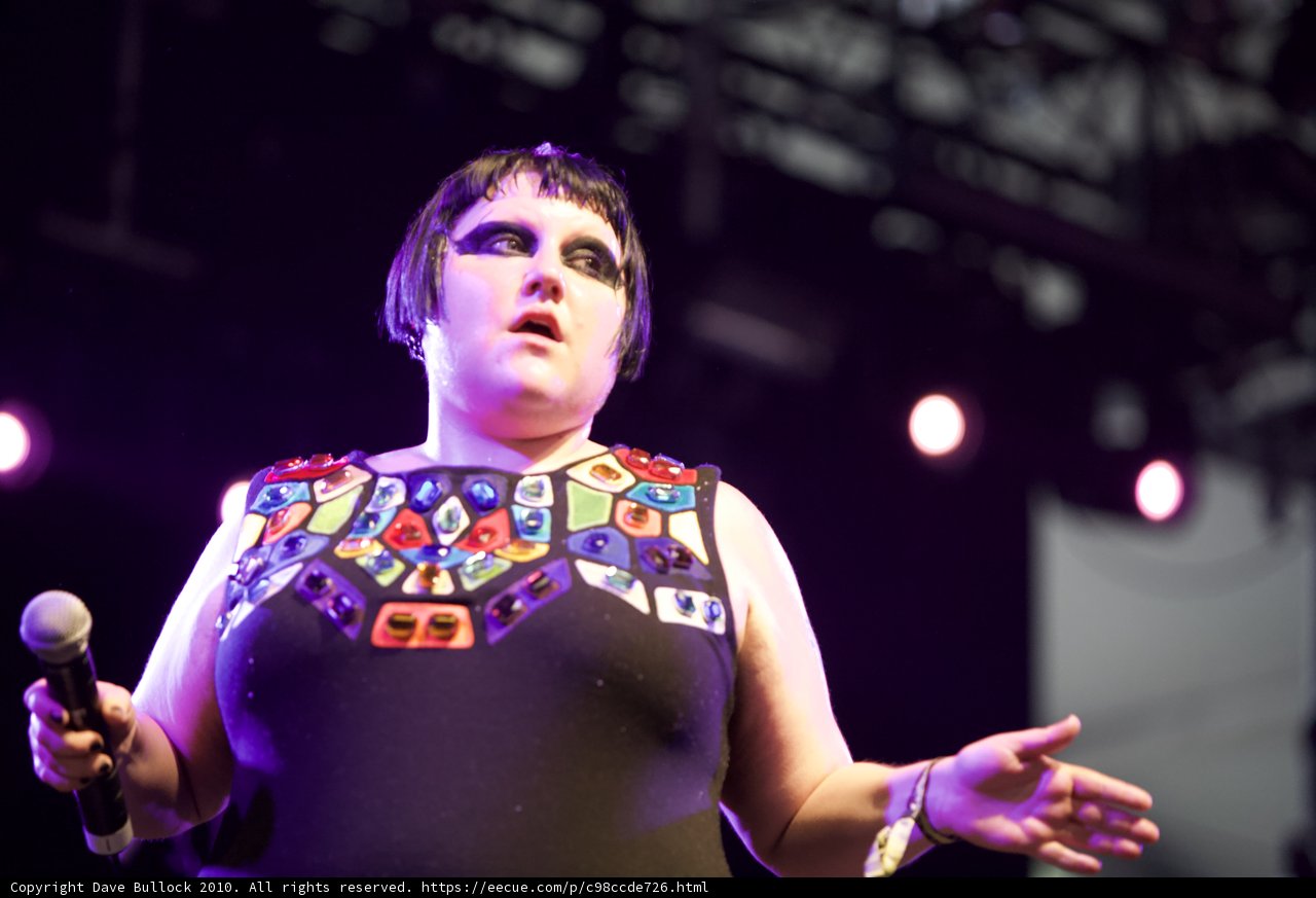Beth Ditto's Electrifying Solo Performance