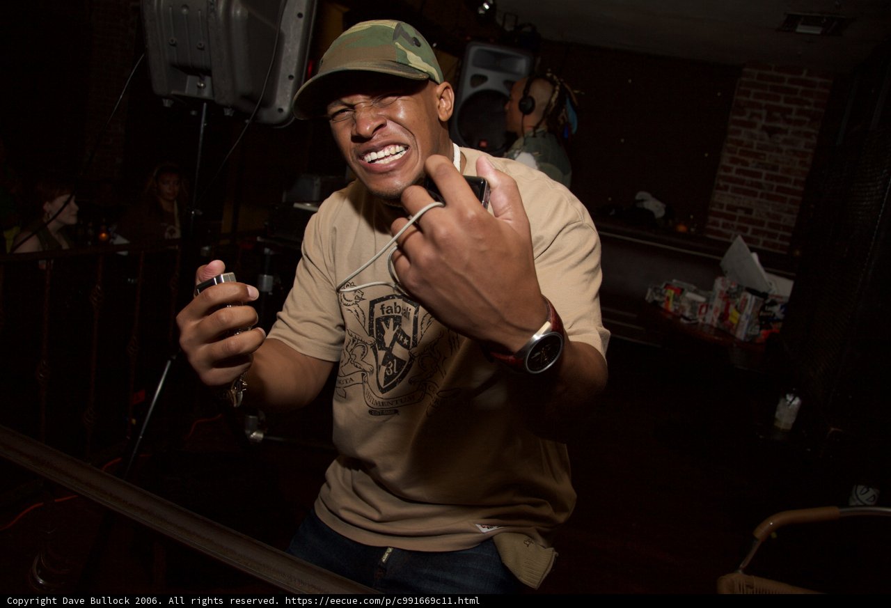 Gesturing Entertainer.