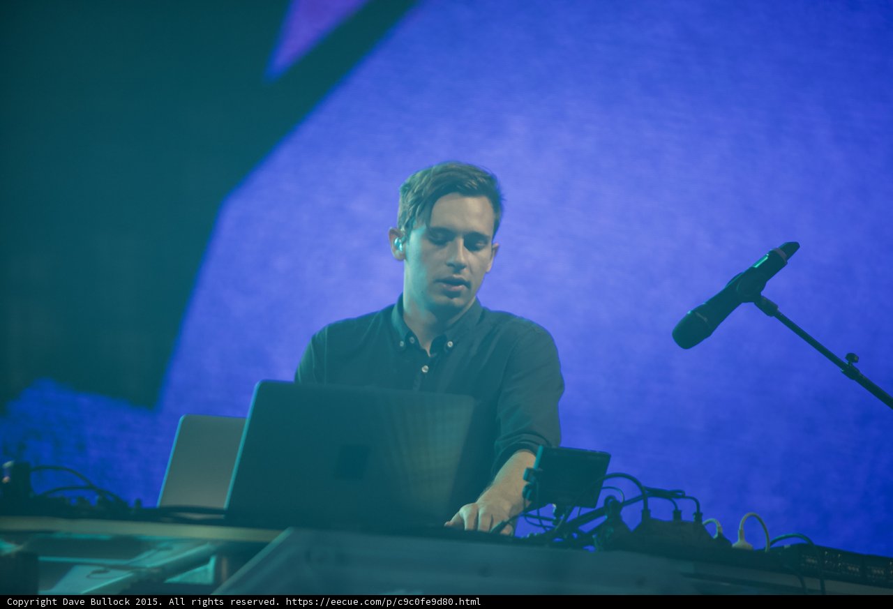Flume Performing Blue Visuals