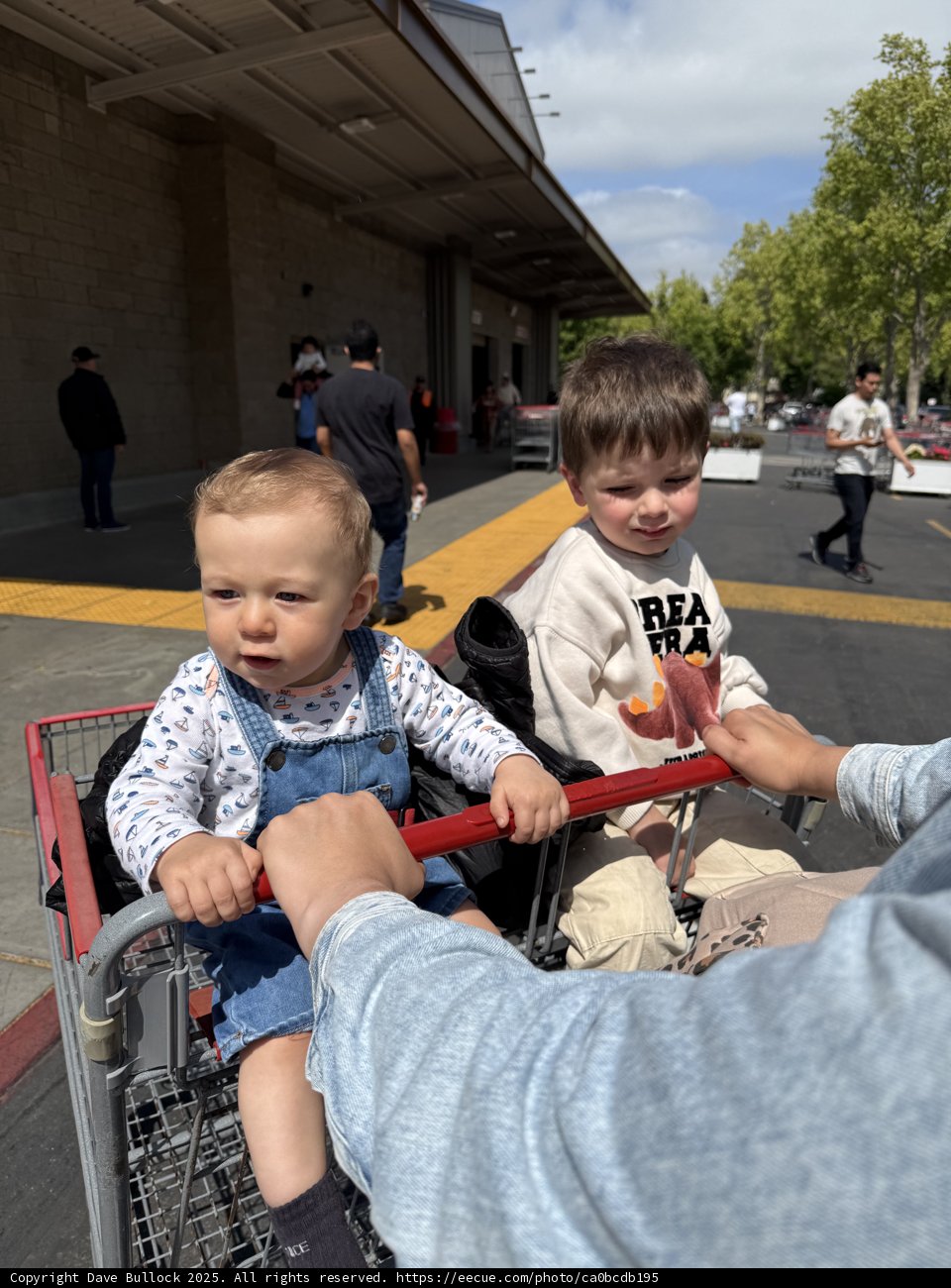 Urban Exploration with Little Adventurers