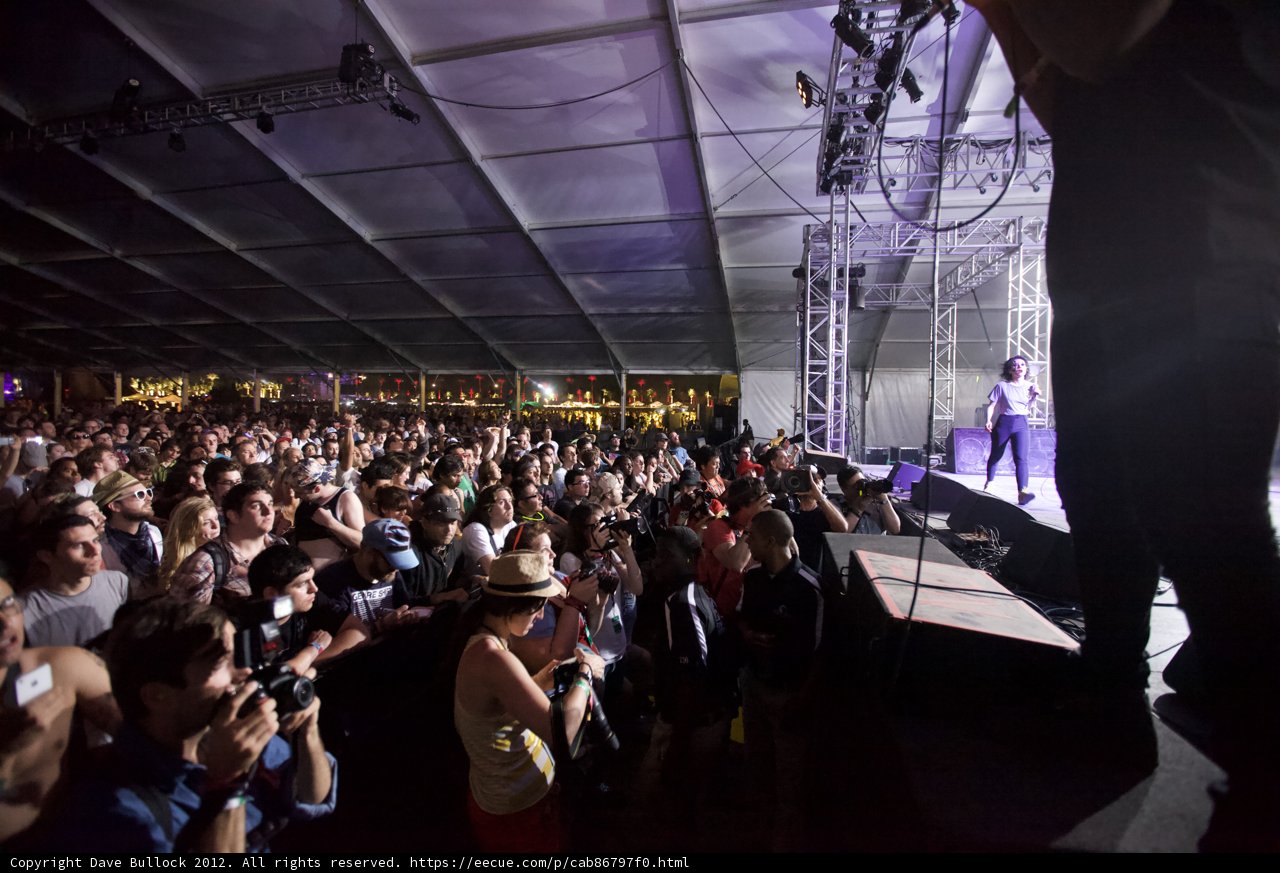 Vibrant Performance at Coachella 2012