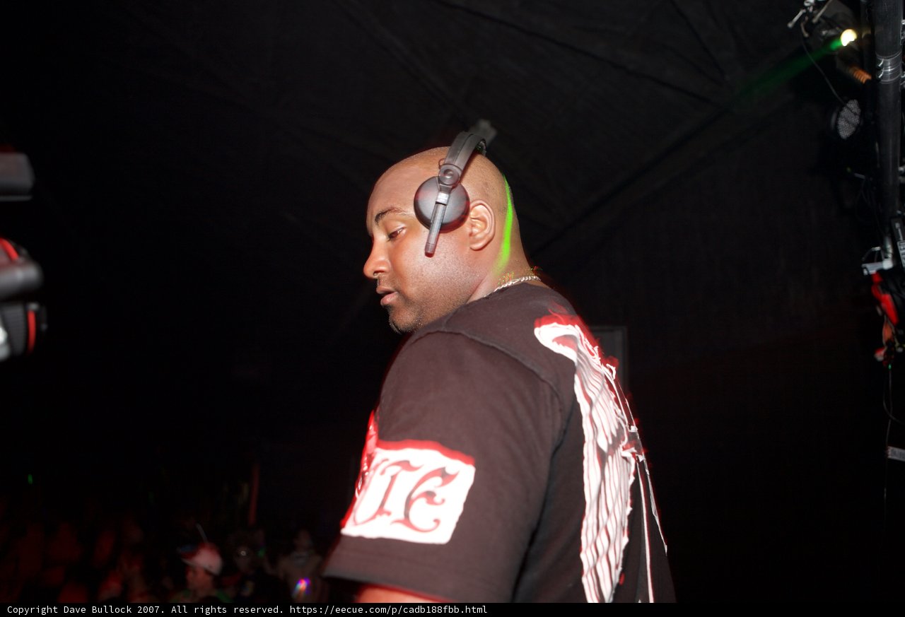 Grooving in the Spotlight