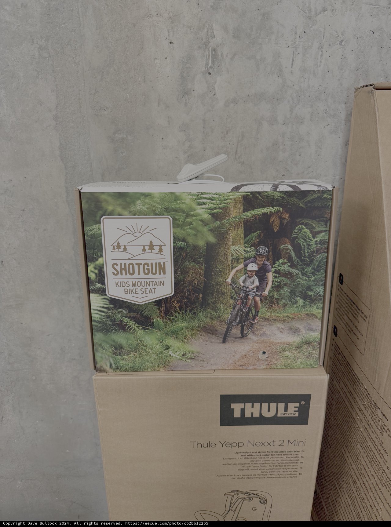 Thule Bike Seat Product Box Display