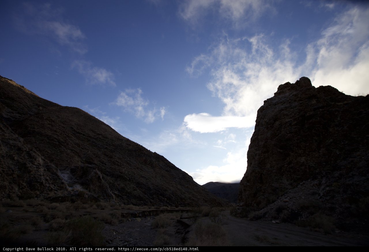 Majestic Mountains and Cloudy Skies