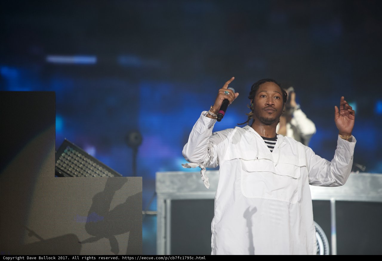 Solo Performance Under the Spotlight