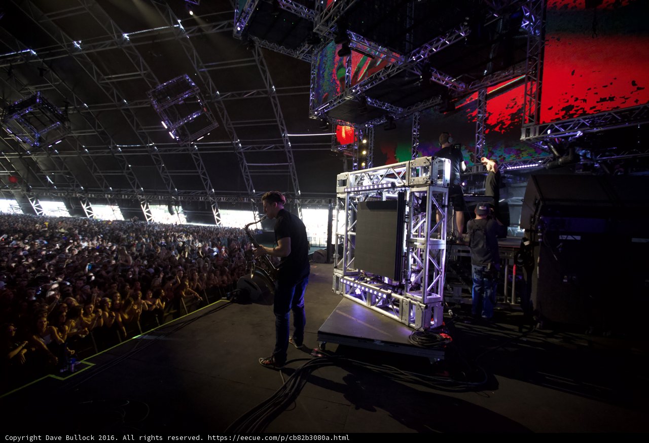 Garret Dillahunt rocks Coachella with a crowd frenzy