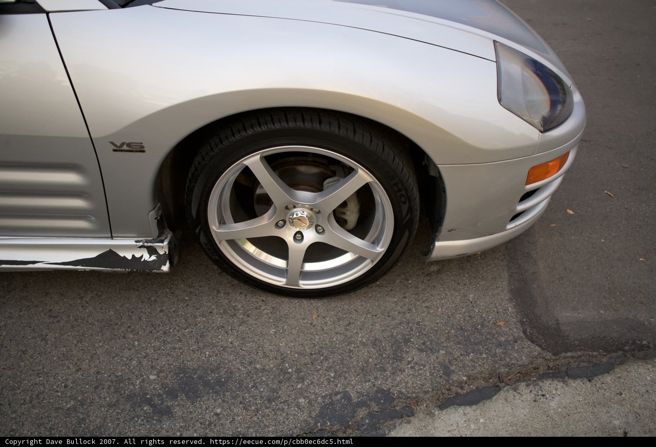 Shiny Silver Sports Car with Alloy Wheel