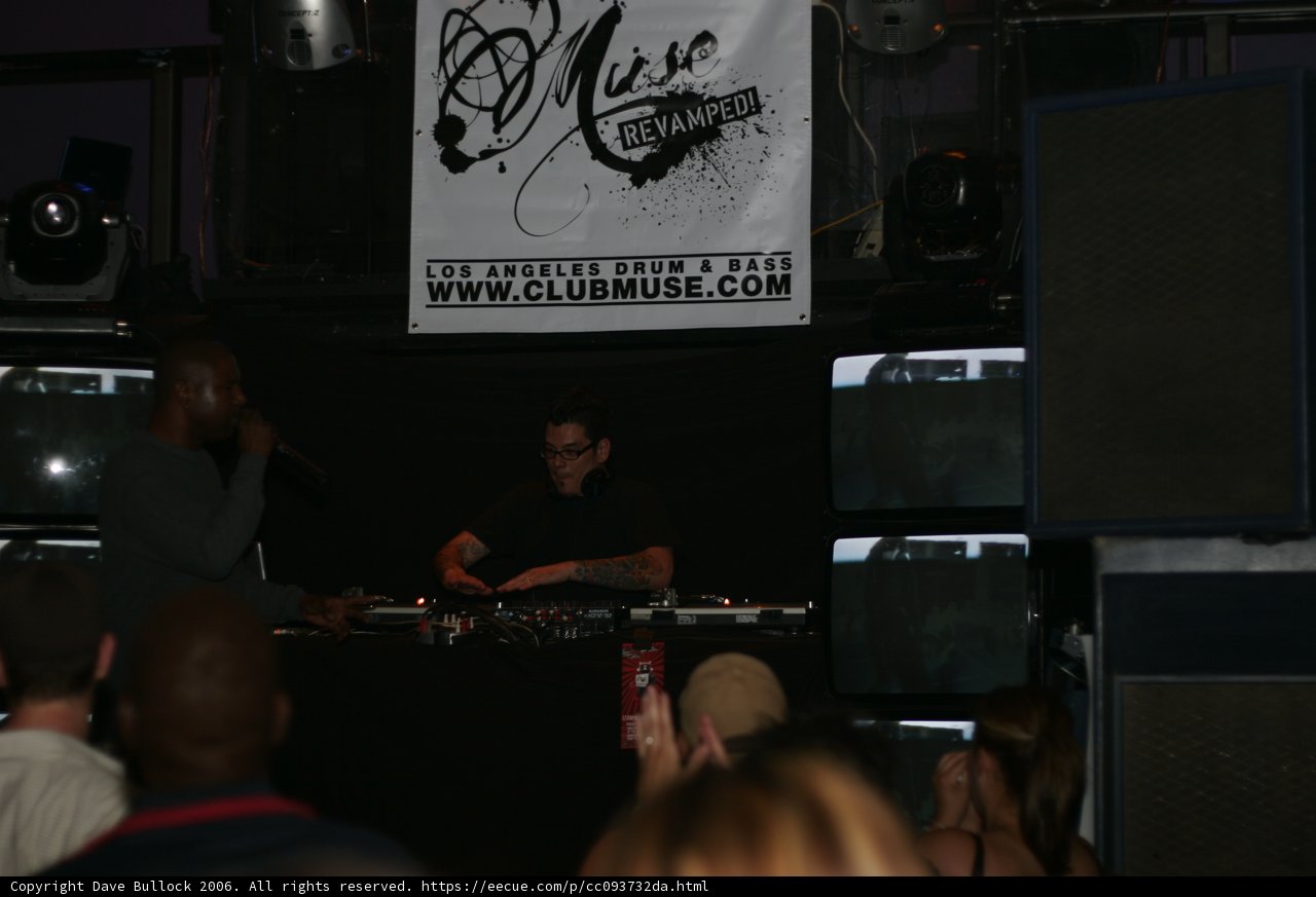 DJ Master Turn Up the Beat