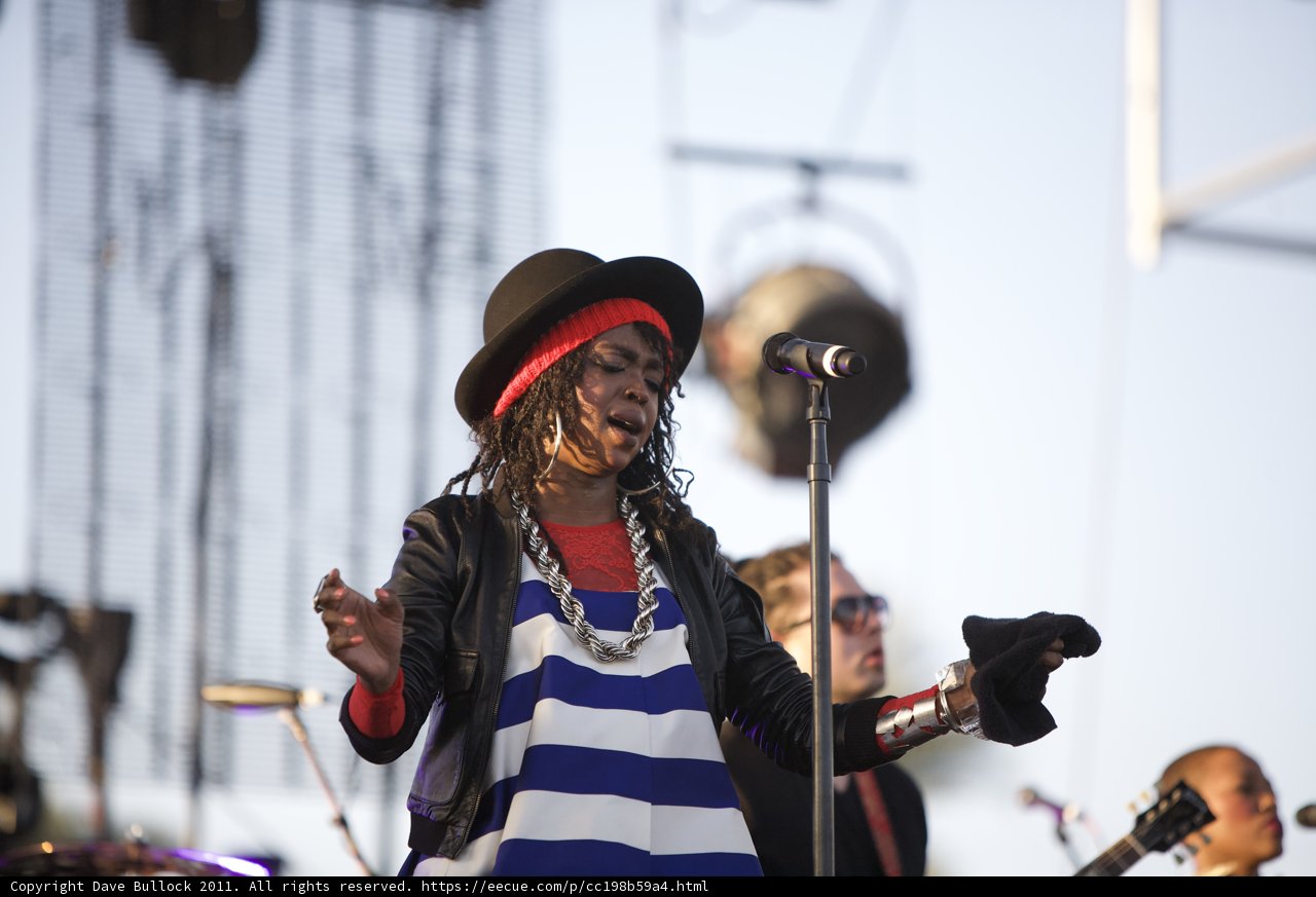 Lauryn Hill brings down the house at Coachella