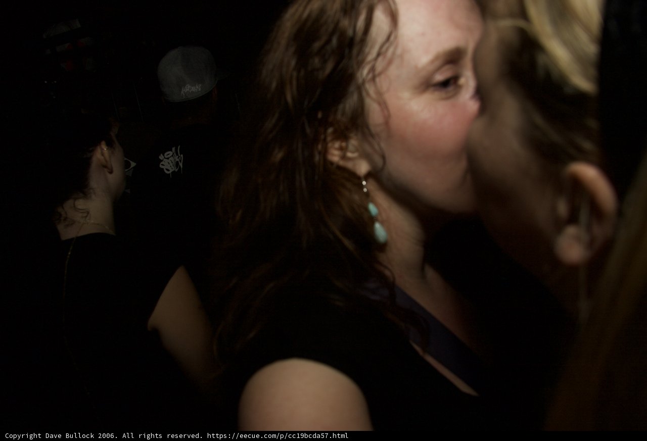 Artful Kiss