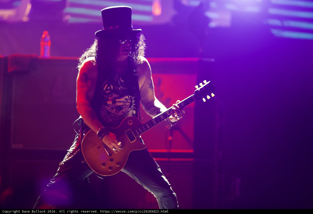 Slash Rocks Atlanta with Guns N Roses