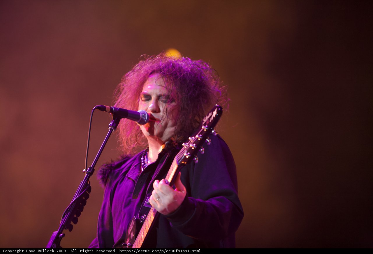 Robert Smith Rocks the O2 Arena in London