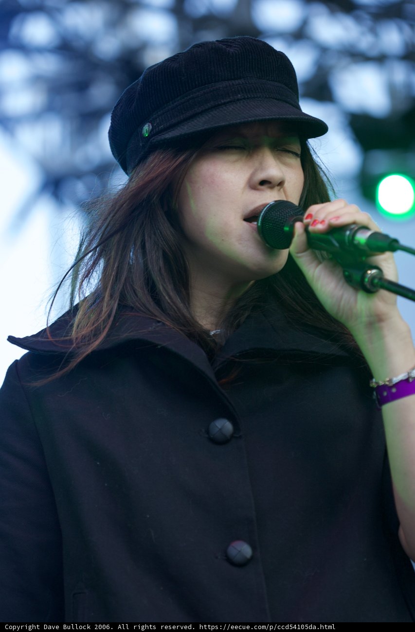 Kazu Makino's electrifying performance