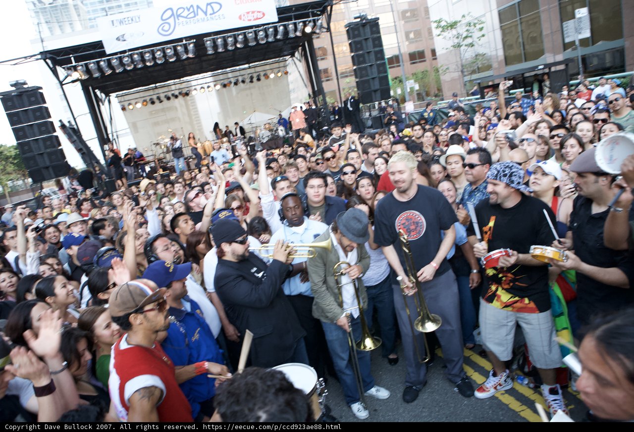 Grand Performance by Ozomatli draws massive crowd