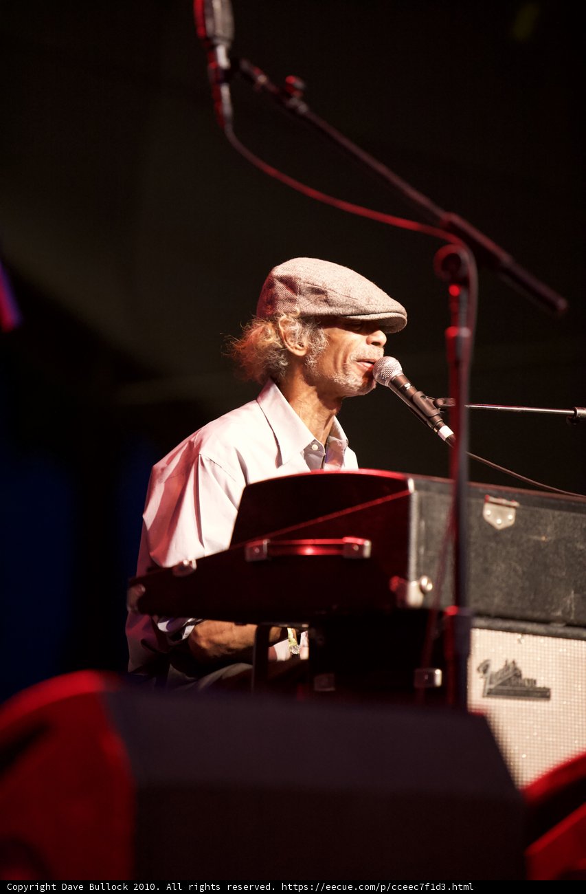 Man in Hat Wows Crowd with Keyboard Performance
