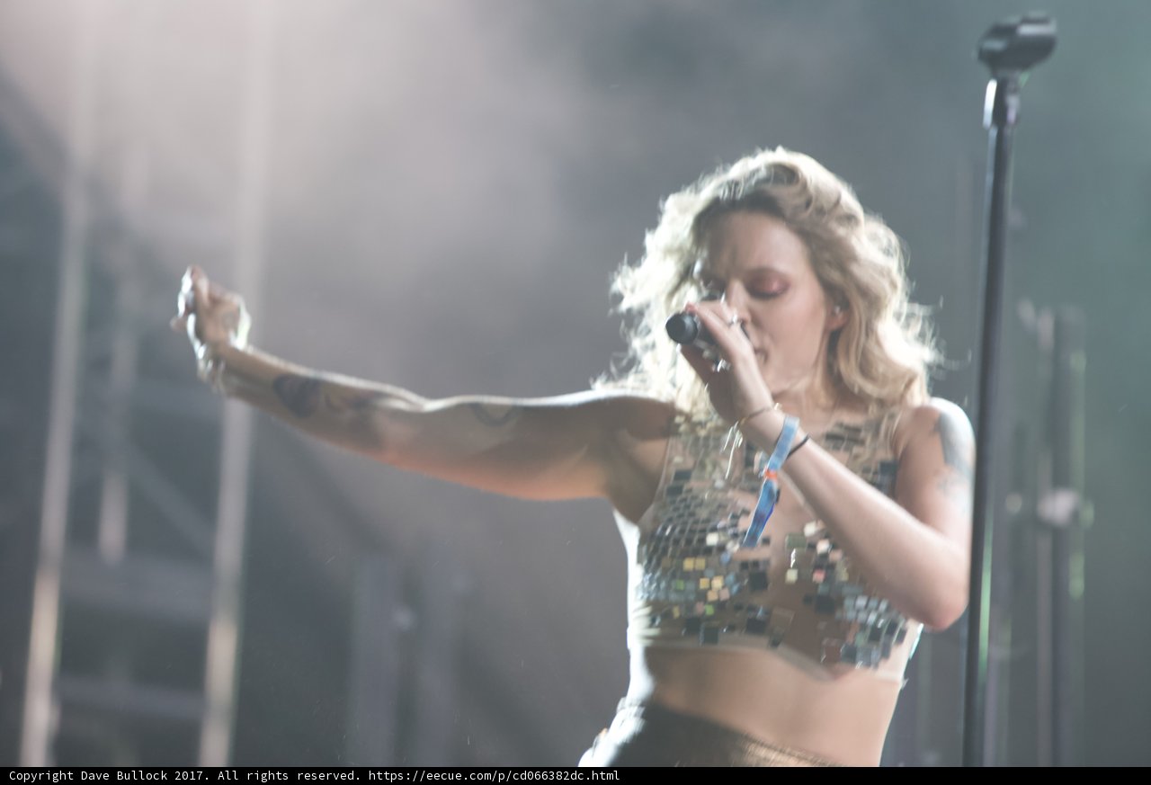 Golden Songstress