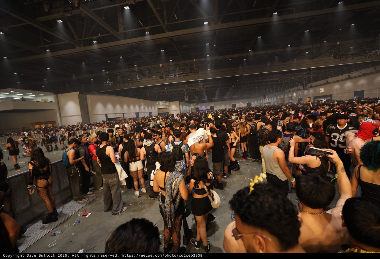 Massive Indoor Crowd Packs Wobbleland 2026 Festival