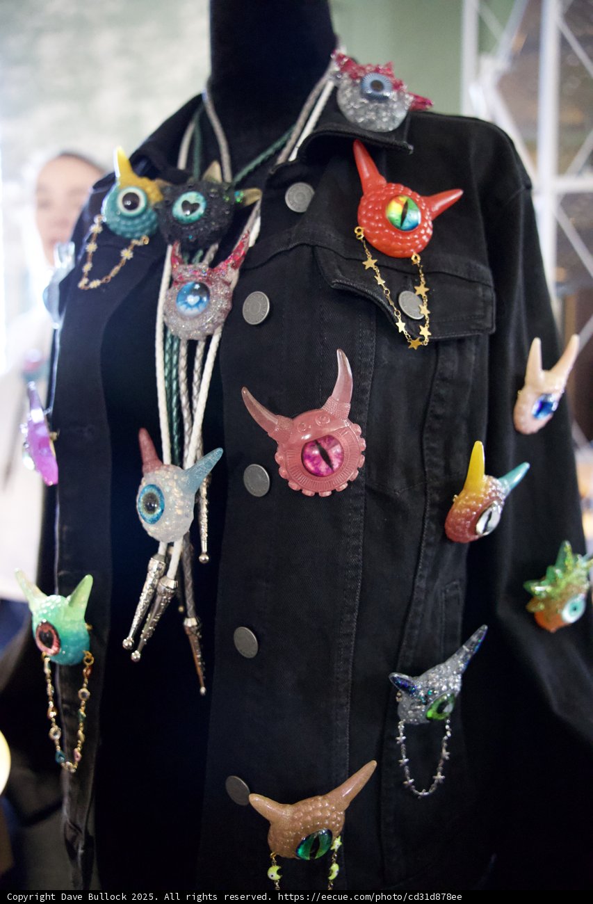 Vibrant Visions: Artistry in Accessories