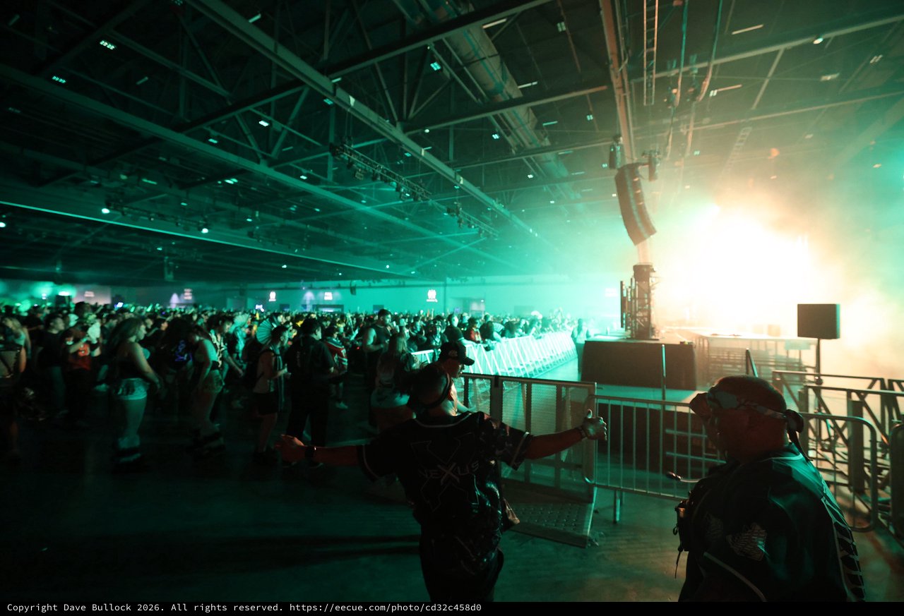 Green-Bathed Crowd Surges at Wobbleland 2026