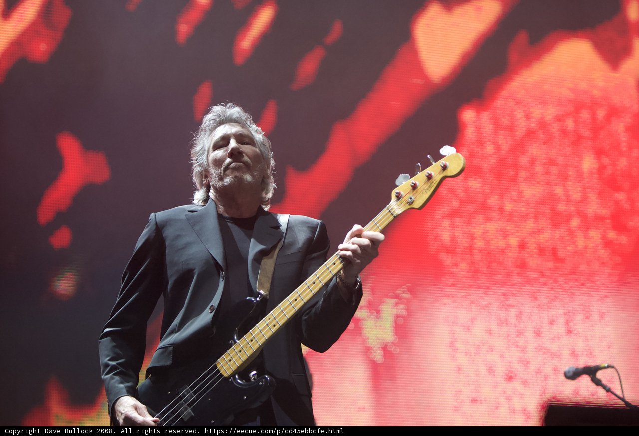 Roger Waters Shreds the Stage with his Bass at Coachella 2008