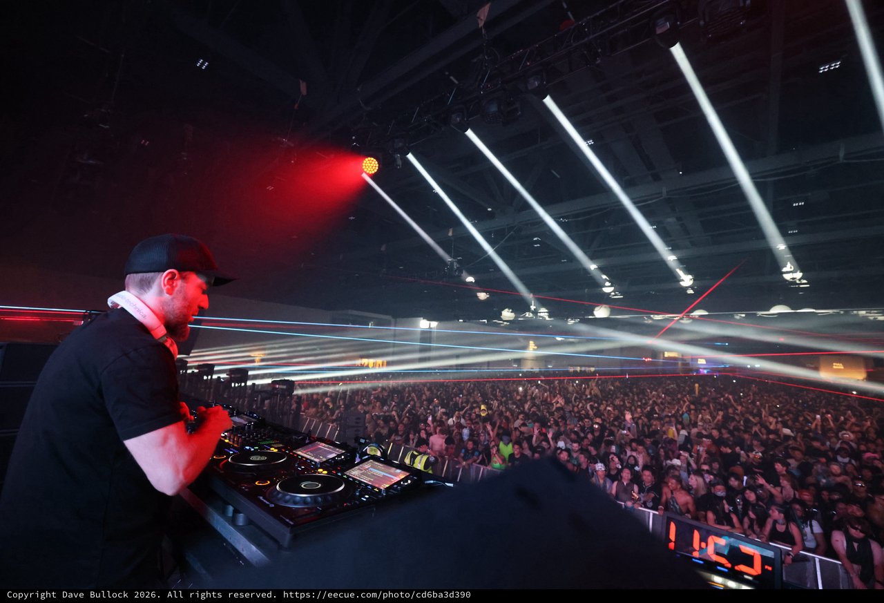 DJ Commands Massive Crowd at Wobbleland Festival 2026