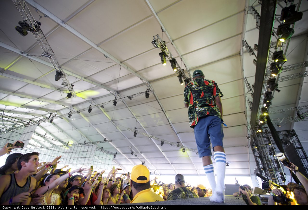 Chance Perdomo Performs for a Packed Crowd at Coachella 2011