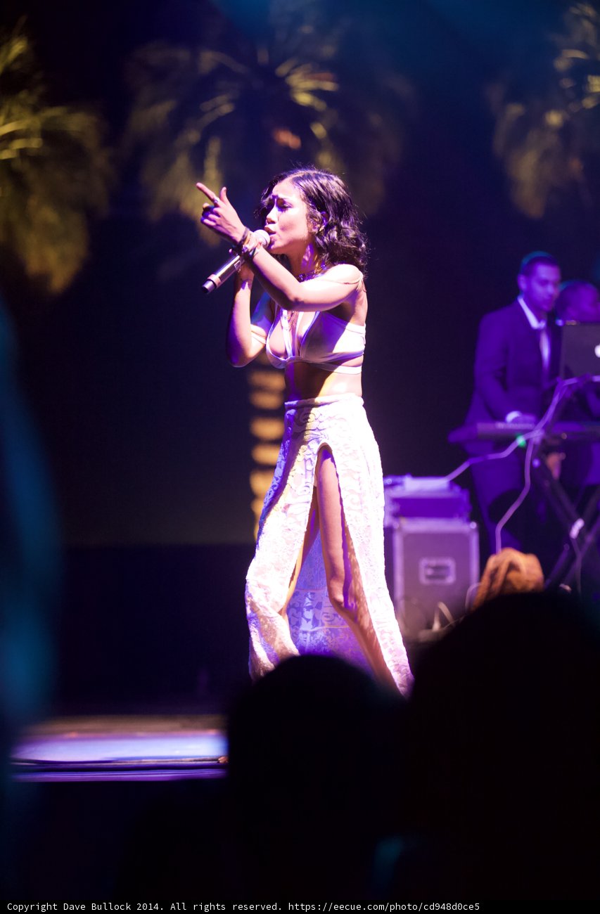 Jhené Aiko's Mesmerizing Concert Performance