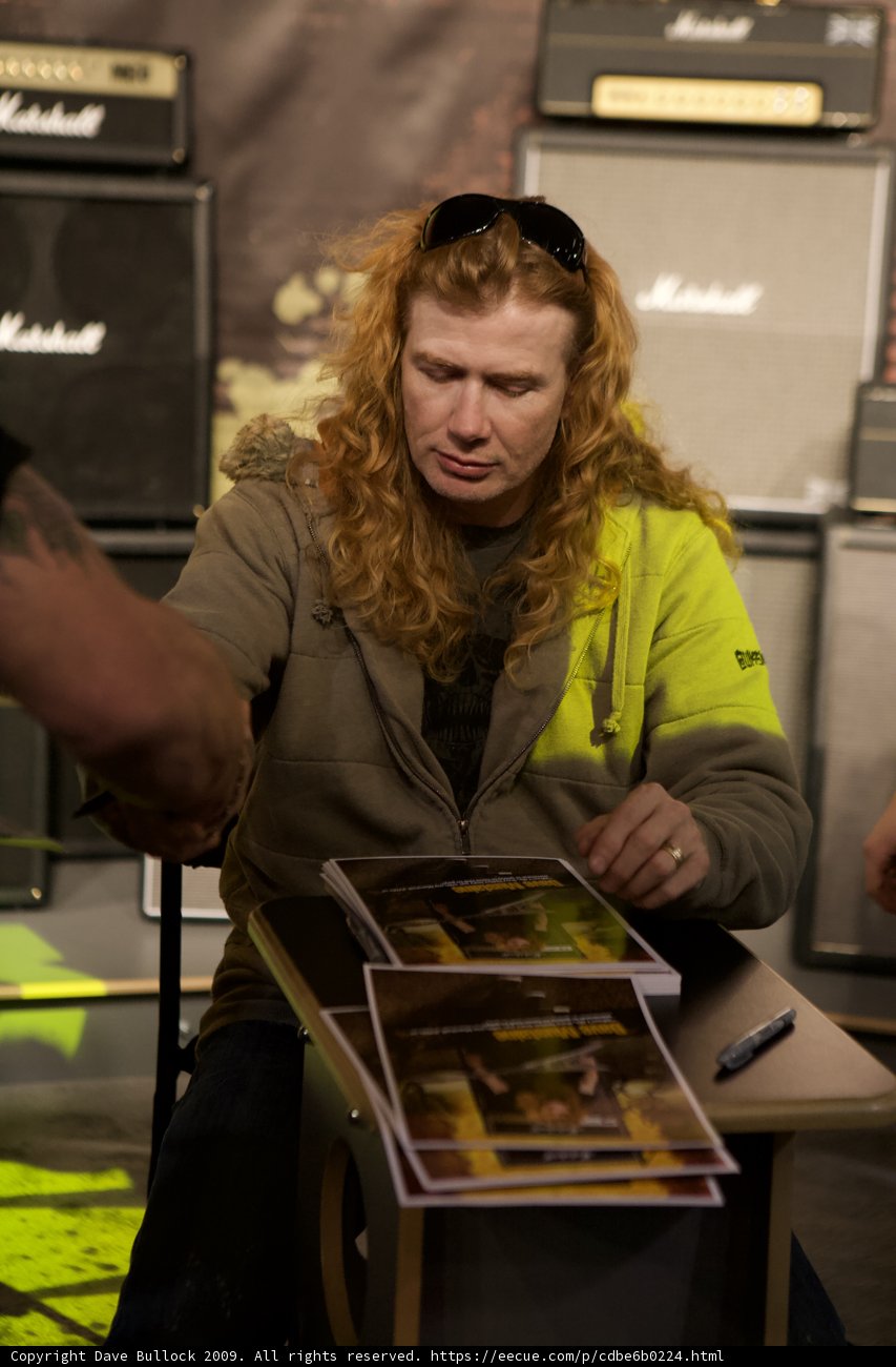 Dave Mustaine Signing Autographs