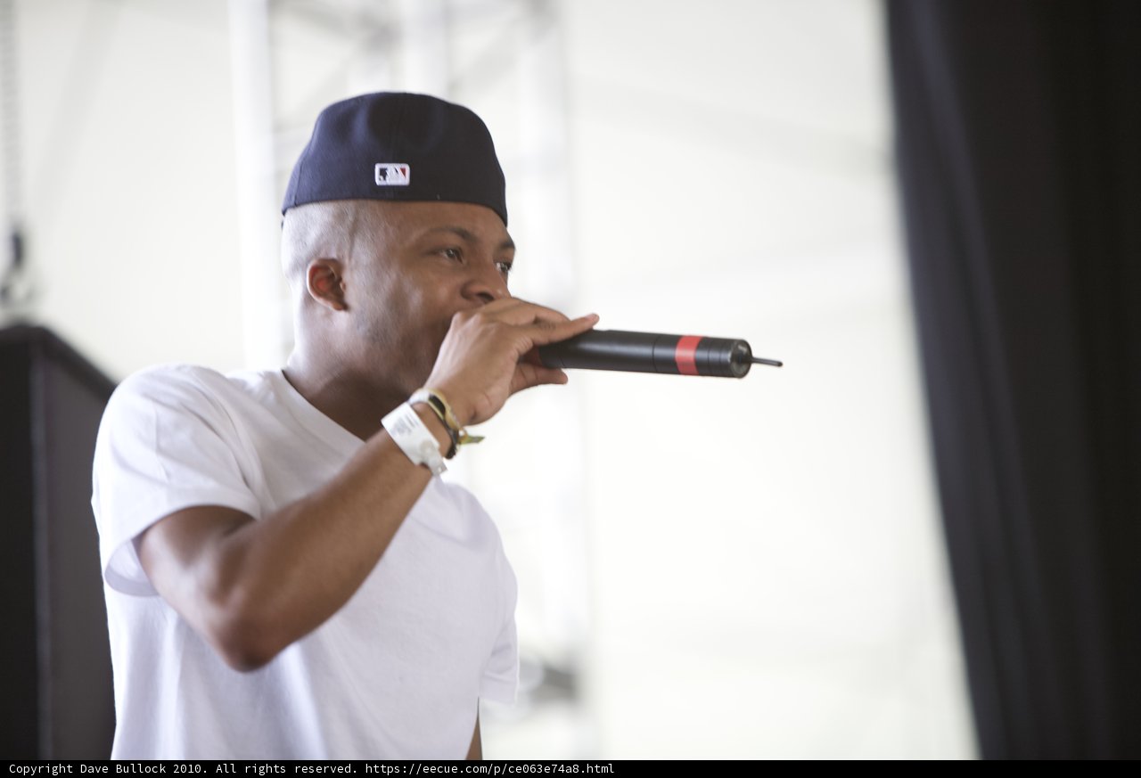 Donnis Performing at Coachella