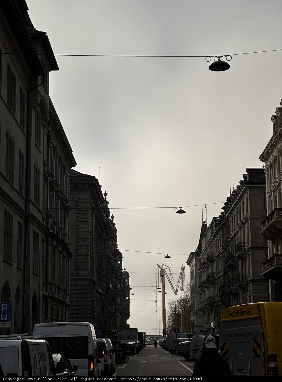 Busy street scene in Zürich