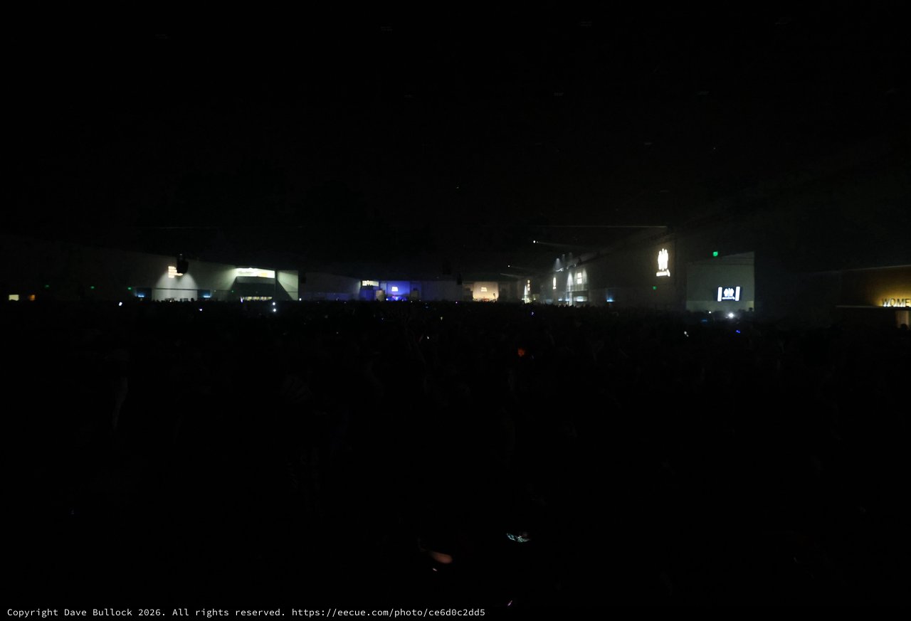 Massive Crowd Gathers at Wobbleland Festival Night
