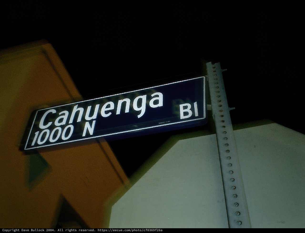 Cannega and 1000 N BL Street Sign