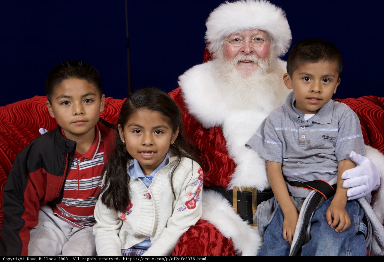 Santa Claus spreads Christmas cheer at children's hospital