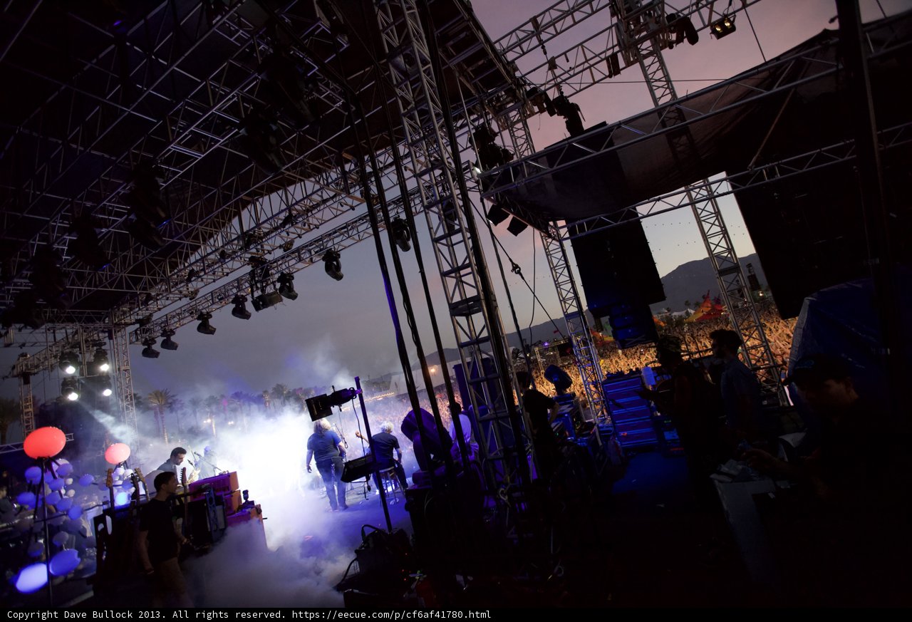 Nighttime Crowd Rocks Out at Coachella