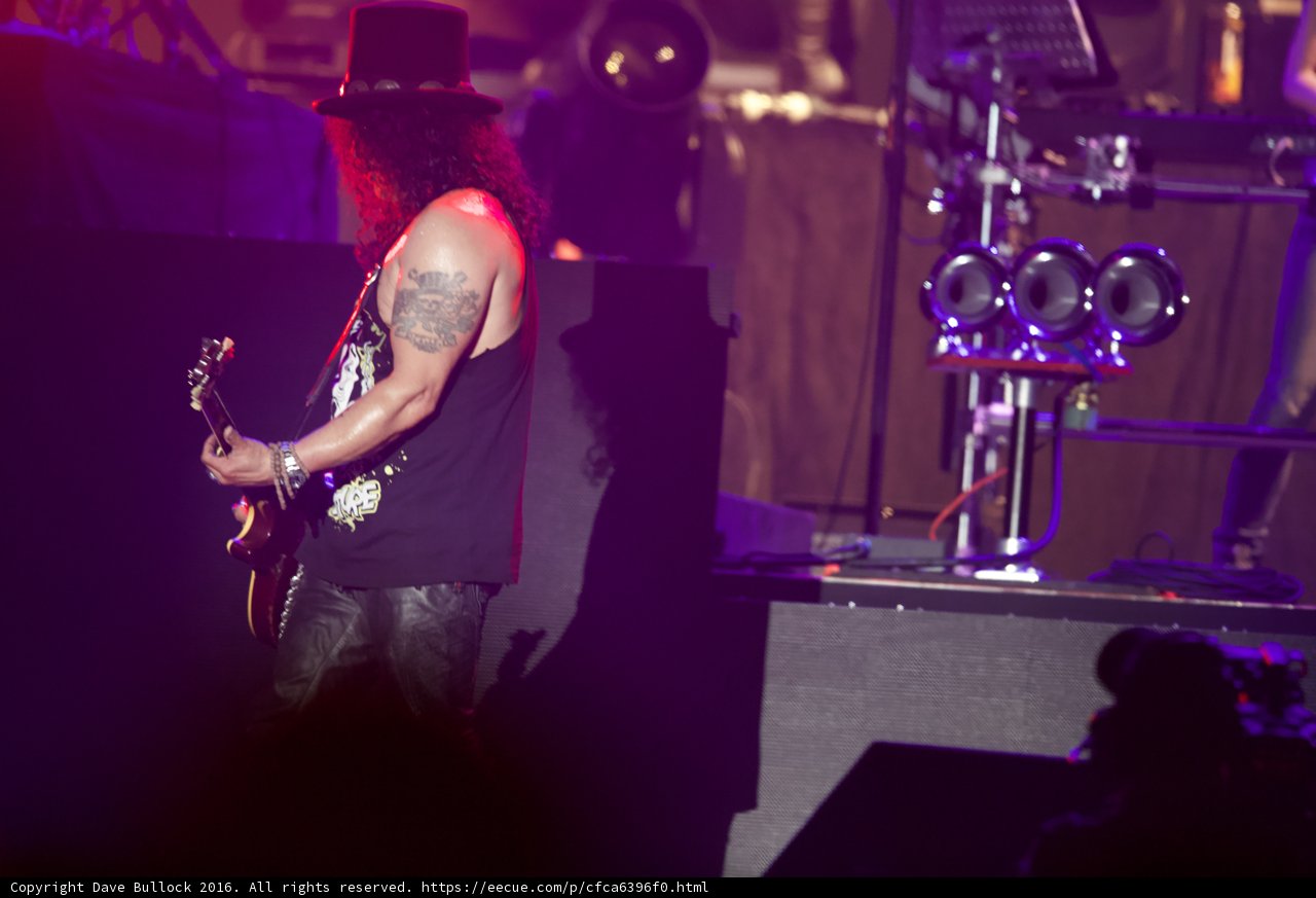 Slash Shreds the Stage at Coachella 2016