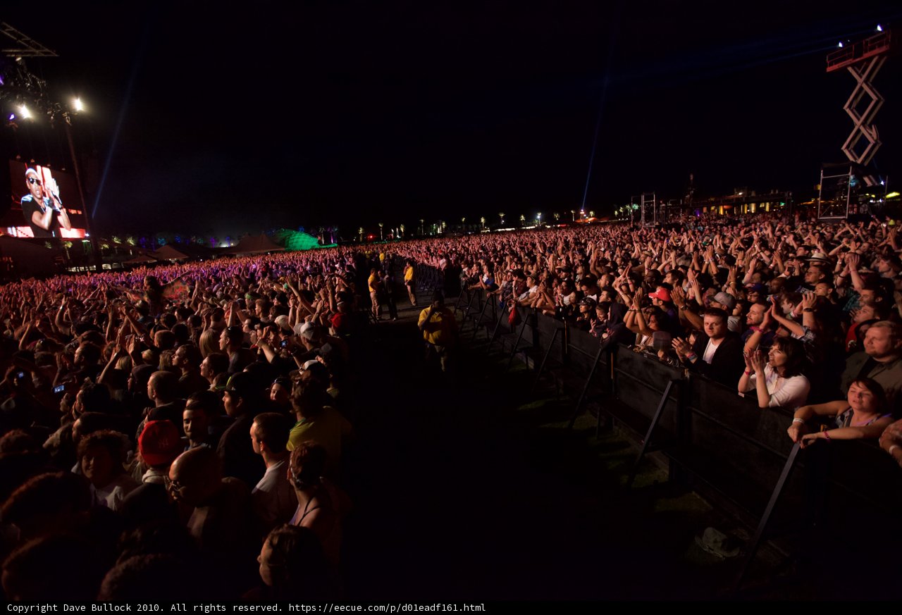 Epic Crowd at Coachella 2010