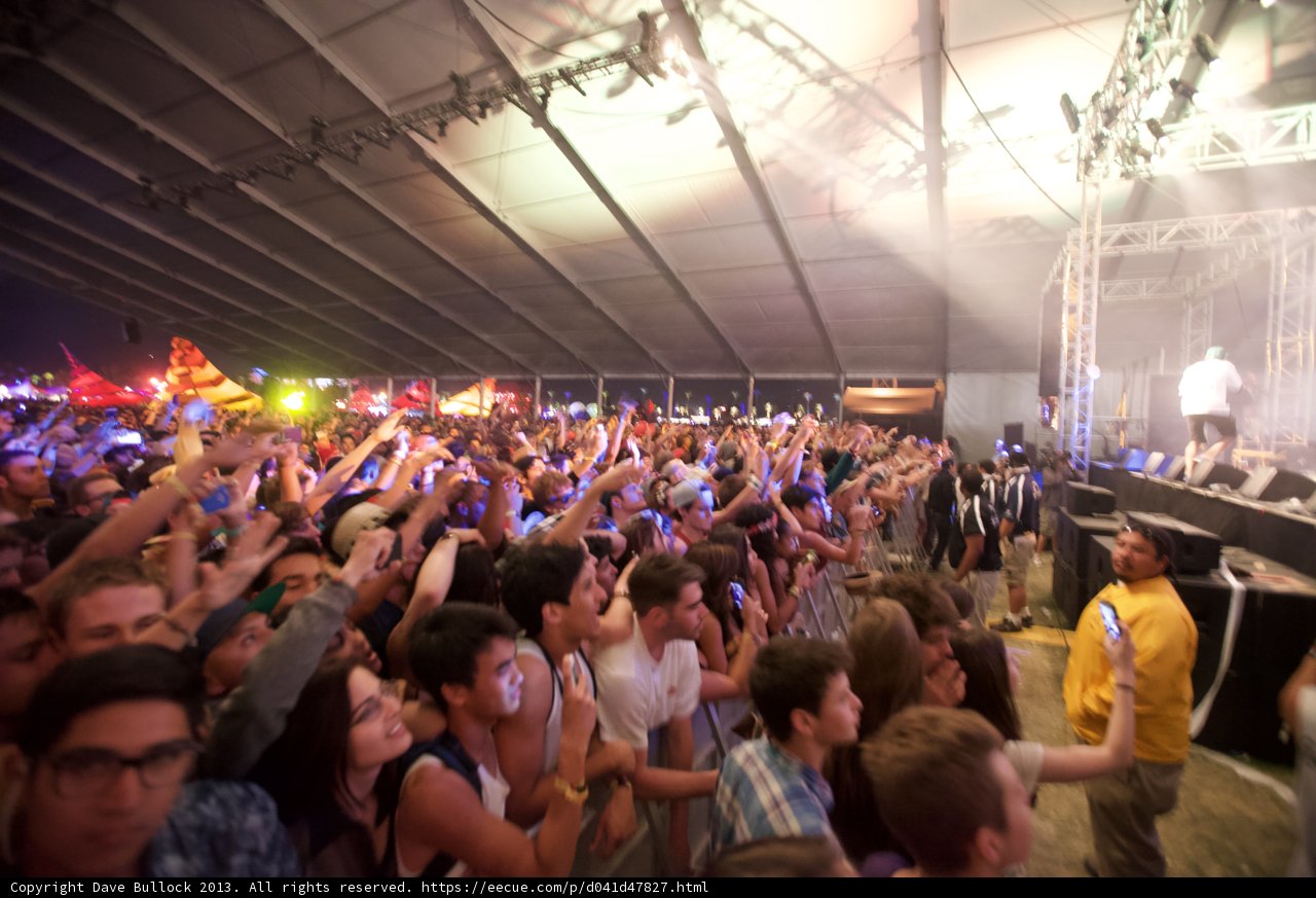 Hands Up, Crowd!