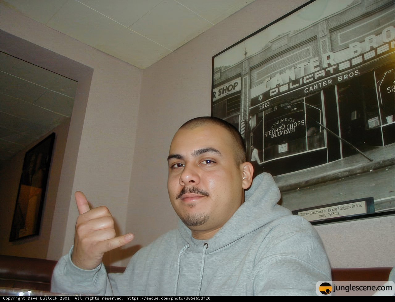 Thumbs Up for Drum 'n' Bass!