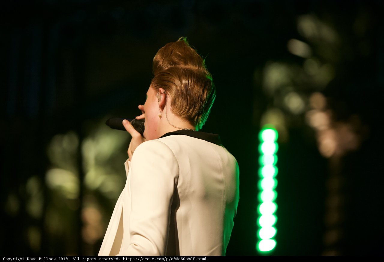 The Entertainer Empowering the Crowd