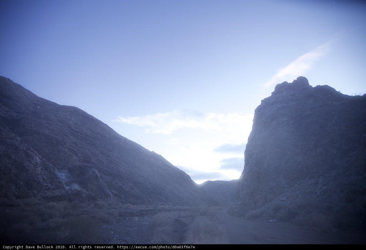 Majestic Mountains and Cloudy Skies