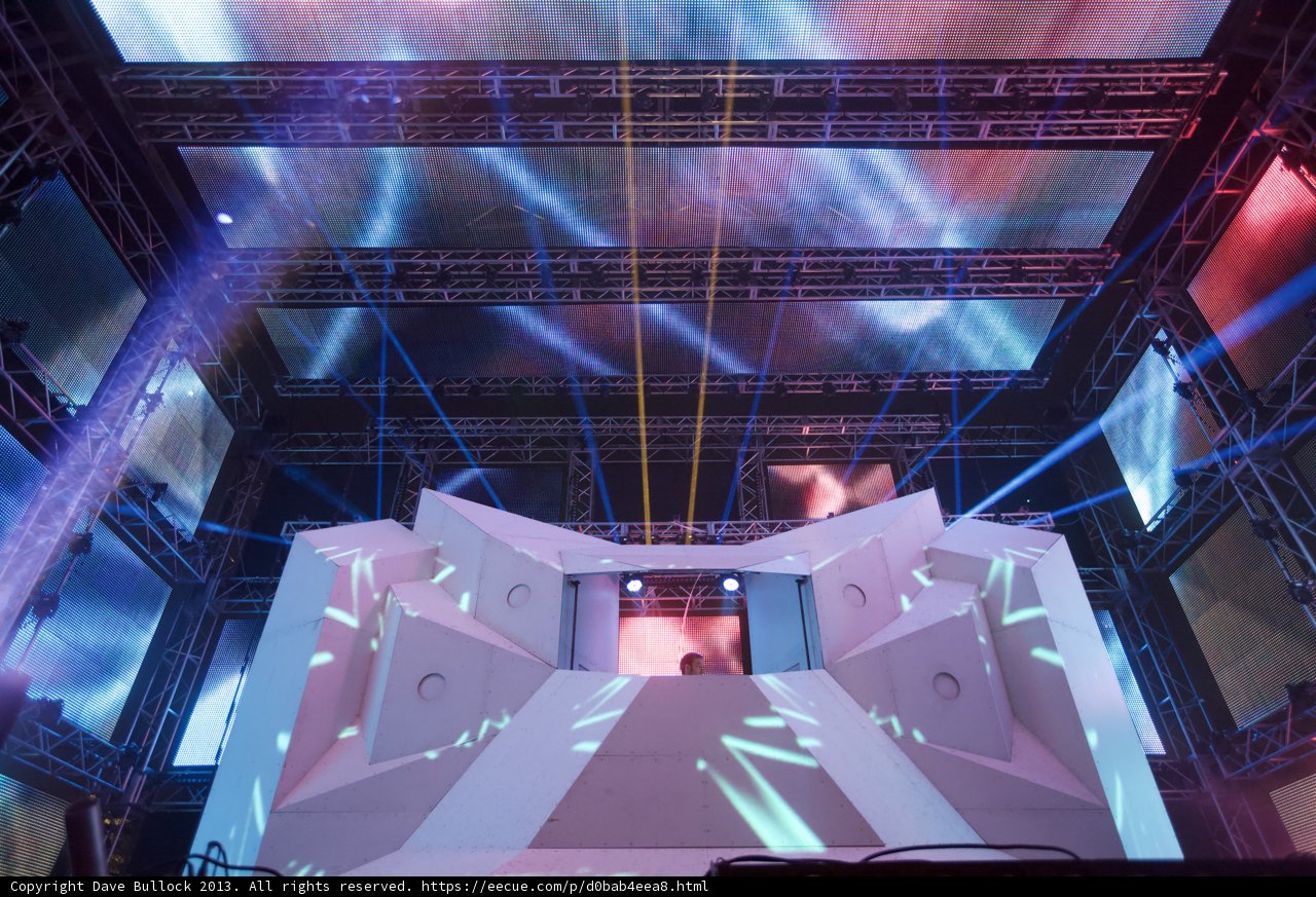 Illuminating the Urban Stage